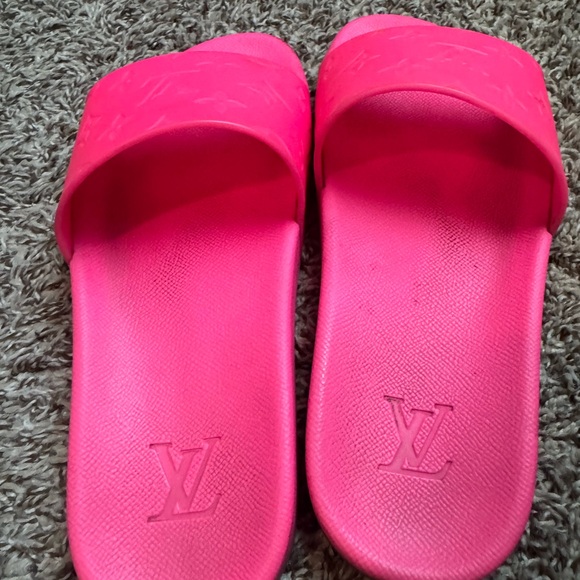 Hot Pink Louis Vuitton Pool Slides - Picture 2 of 6